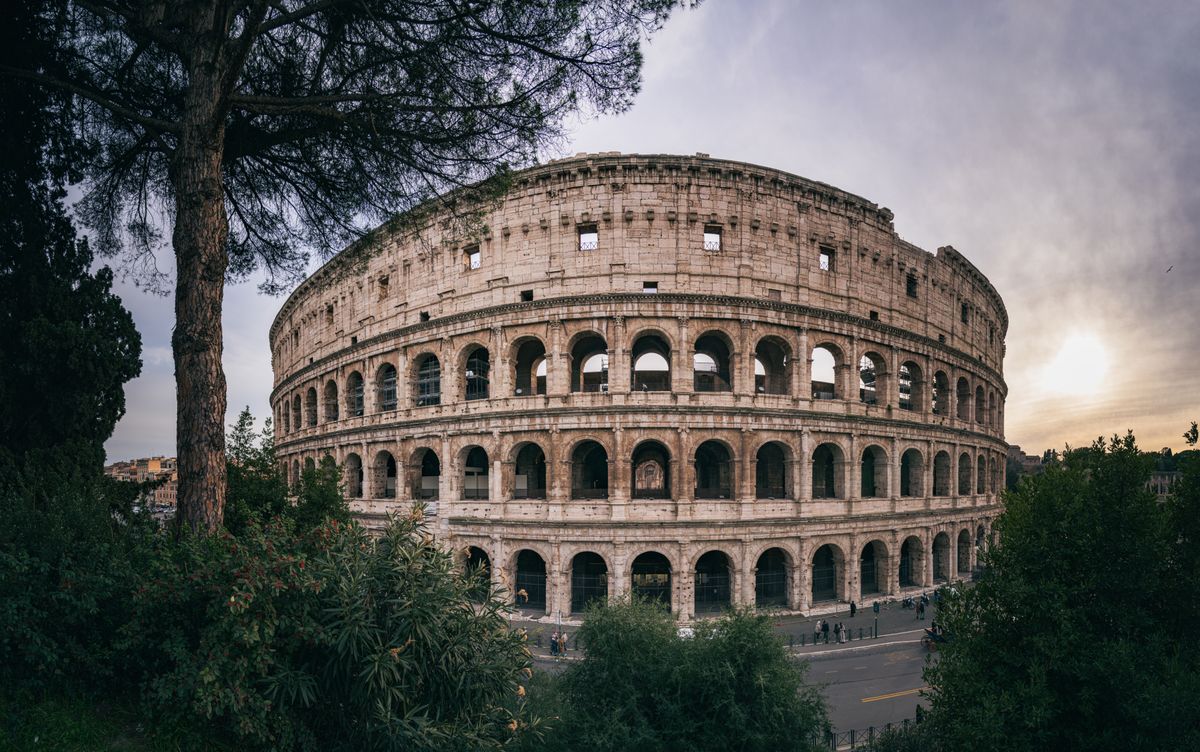 How many days do you need in Rome - Colosseum at sunset